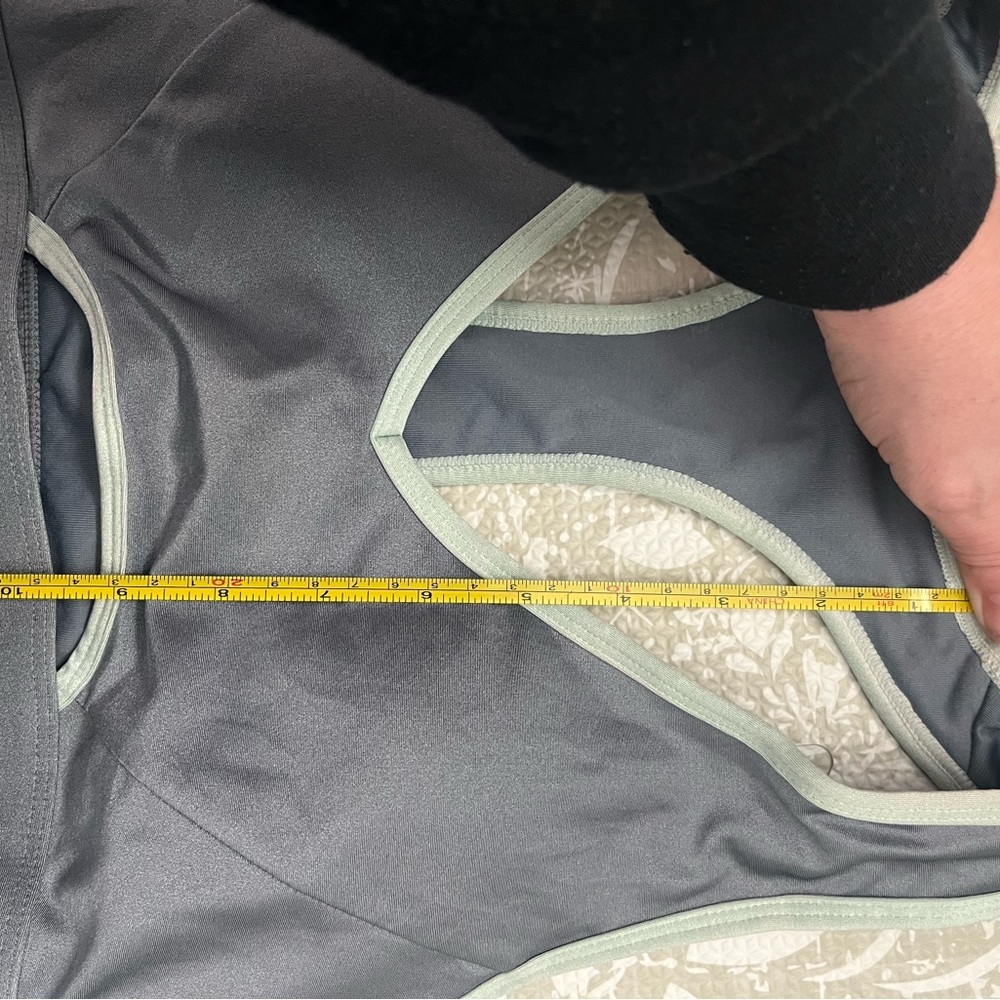 Fabletics Gray Racerback Sports Bra - Picture 4 of 4